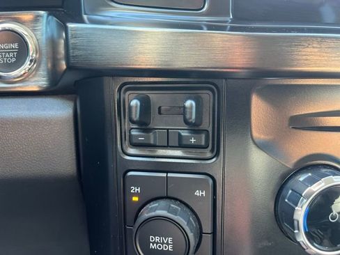 Used 2024 Ford F250 Lariat w/ Sport Appearance Package AWD/4WD image 16