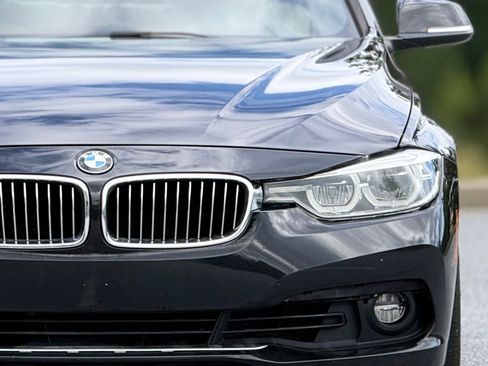 Used 2018 BMW 330i Sedan RWD image 13