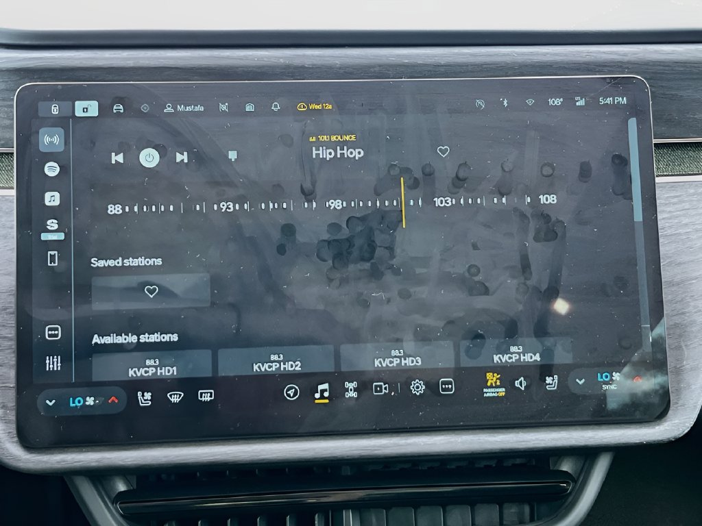Used 2024 Rivian R1S Adventure Dual AWD/4WD image 14