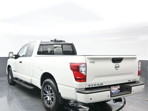 Used 2024 Nissan Titan SV w/ SV Utility Package image 4