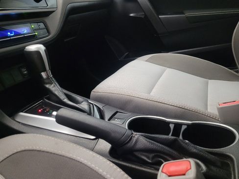 Used 2019 Toyota Corolla LE w/ Carpet Mat Package (TMS) image 26