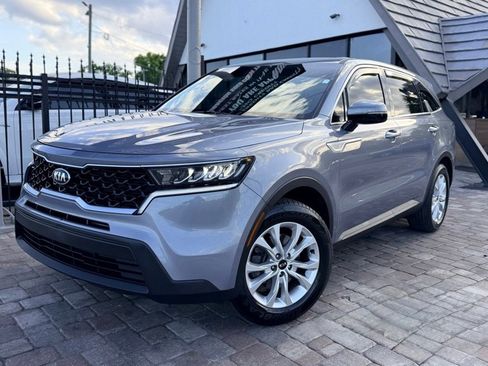Used 2021 Kia Sorento LX image 1