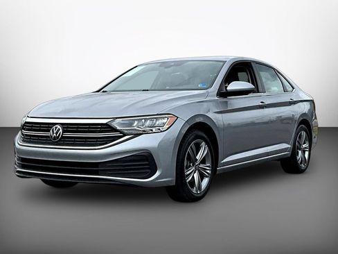 Used 2024 Volkswagen Jetta SE FWD image 3