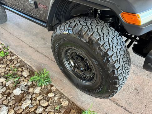 Used 2018 Jeep Wrangler Unlimited Rubicon AWD/4WD image 29