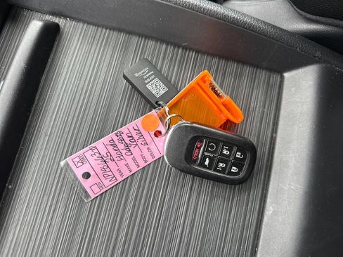 Used 2025 Honda Odyssey EX-L image 28