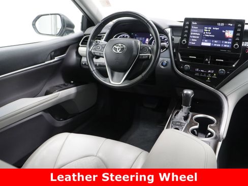 Used 2024 Toyota Camry XLE image 32