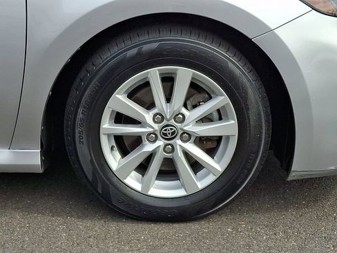 Used 2025 Toyota Camry LE FWD image 8
