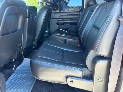 Used 2013 Chevrolet Silverado 2500 LT w/ Interior Plus Package AWD/4WD image 15