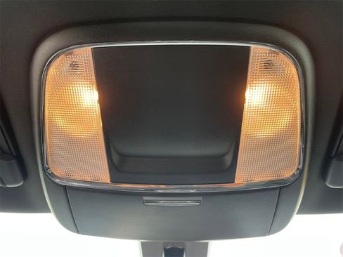 Used 2023 Dodge Charger SXT w/ Blacktop Package image 18