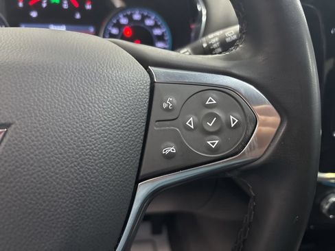Used 2023 Chevrolet Traverse LT FWD image 21