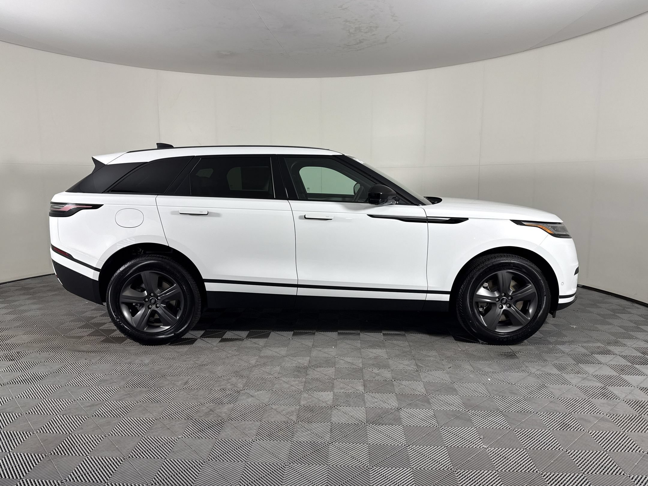 New 2026 Land Rover Range Rover Velar S AWD/4WD image 8