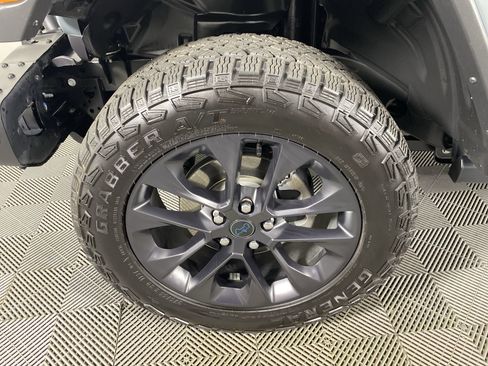 Used 2025 Jeep Wrangler Unlimited Sahara AWD/4WD image 14