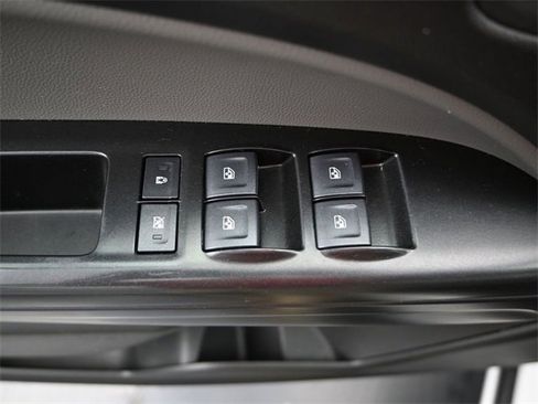 Used 2022 Chevrolet Colorado W/T image 10