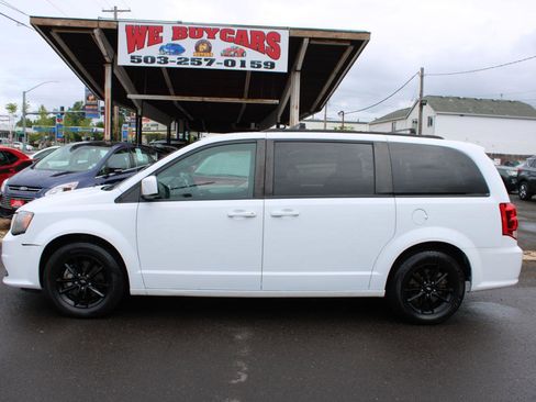 Used 2019 Dodge Grand Caravan GT FWD image 3