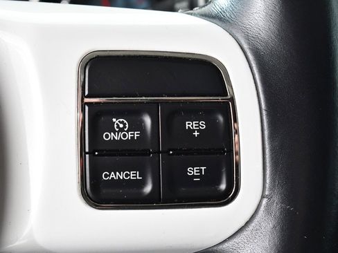 Used 2014 Jeep Wrangler Unlimited Sahara image 33