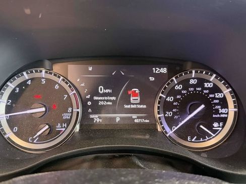 Used 2022 Toyota Highlander XLE AWD/4WD image 26
