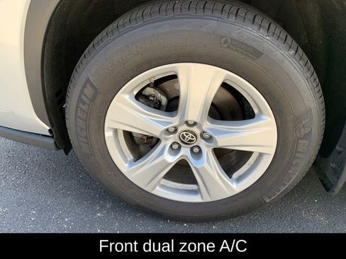 Used 2025 Toyota Highlander LE image 10