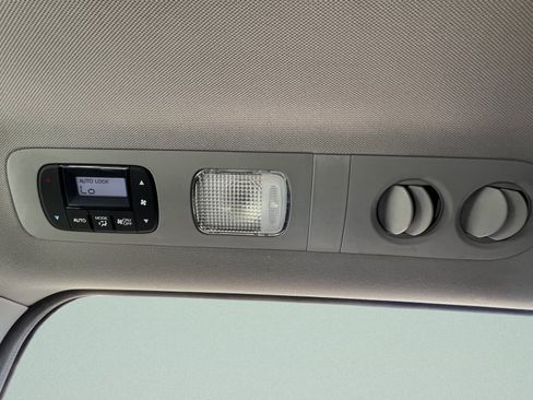 Used 2015 Honda Odyssey EX-L image 37