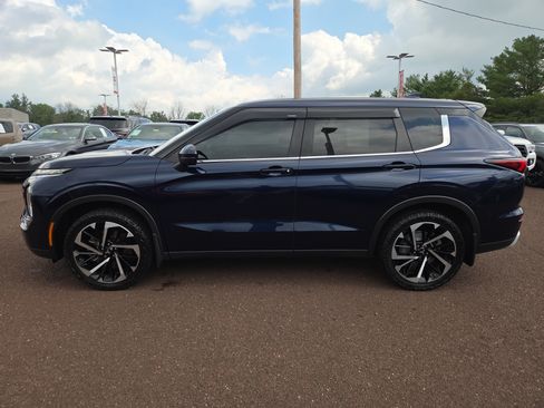 Used 2024 Mitsubishi Outlander SE Black Edition AWD/4WD image 6