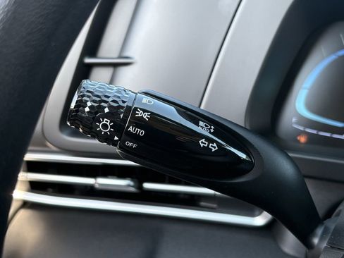 New 2025 Hyundai Elantra SE image 19