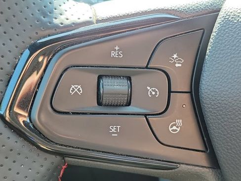 Certified 2024 Chevrolet Trax RS FWD image 19