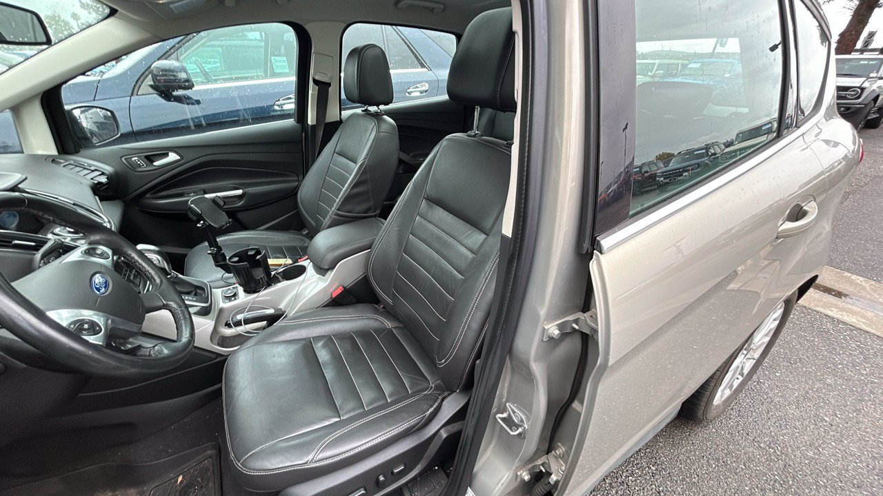 Used 2016 Ford C-MAX SEL w/ Equipment Group 302A FWD image 3