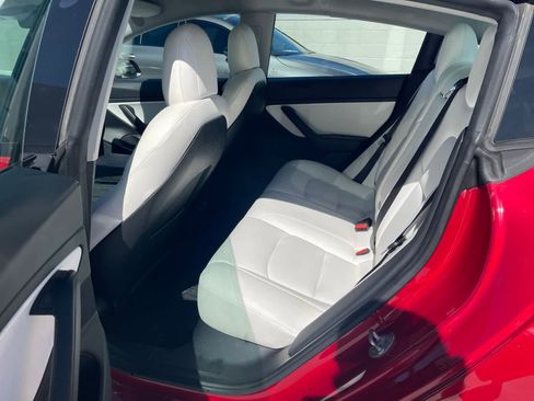 Used 2021 Tesla Model 3 Standard Range Plus image 8