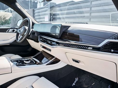 Used 2024 BMW X7 M60i w/ Executive Package AWD/4WD image 43