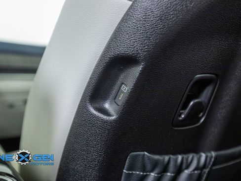Used 2025 Kia Telluride SX w/ SX Captain's Chair Package AWD/4WD image 31