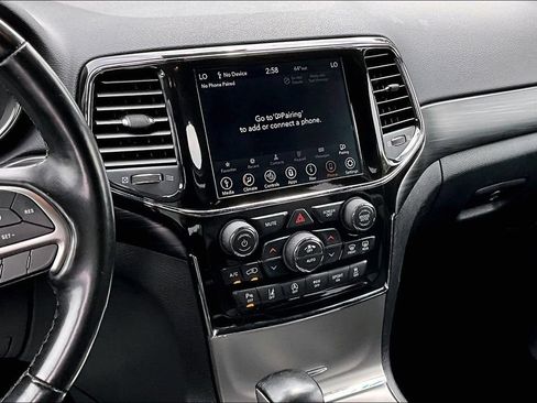 Used 2021 Jeep Grand Cherokee Laredo X AWD/4WD image 6