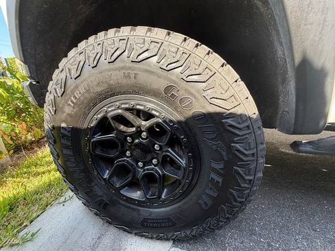 Used 2024 Chevrolet Colorado ZR2 w/ ZR2 Bison Edition AWD/4WD image 9