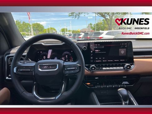 Used 2026 GMC Canyon AT4 w/ Technology Plus Package AWD/4WD image 15