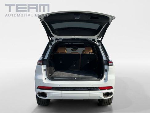 Used 2025 Jeep Grand Cherokee Summit image 13