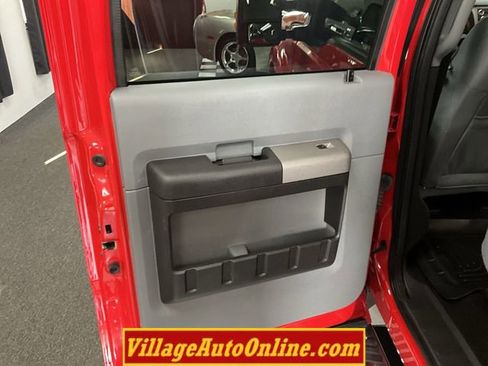 Used 2016 Ford F350 XLT w/ XLT Premium Package image 31