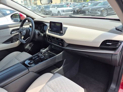 Used 2023 Nissan Rogue SV AWD/4WD image 32