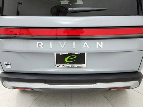 Used 2024 Rivian R1S Adventure image 33