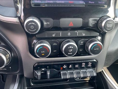 Used 2020 RAM 1500 Big Horn AWD/4WD image 36