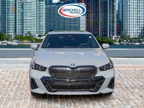 Used 2025 BMW 530i w/ M Sport Package image 2