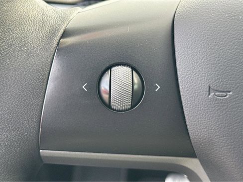 Used 2021 Tesla Model Y 2WD image 21