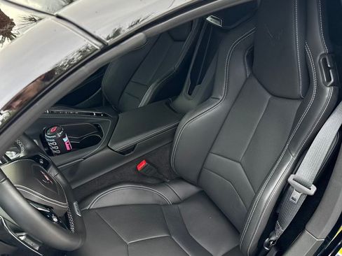 Used 2025 Chevrolet Corvette Z06 RWD image 7