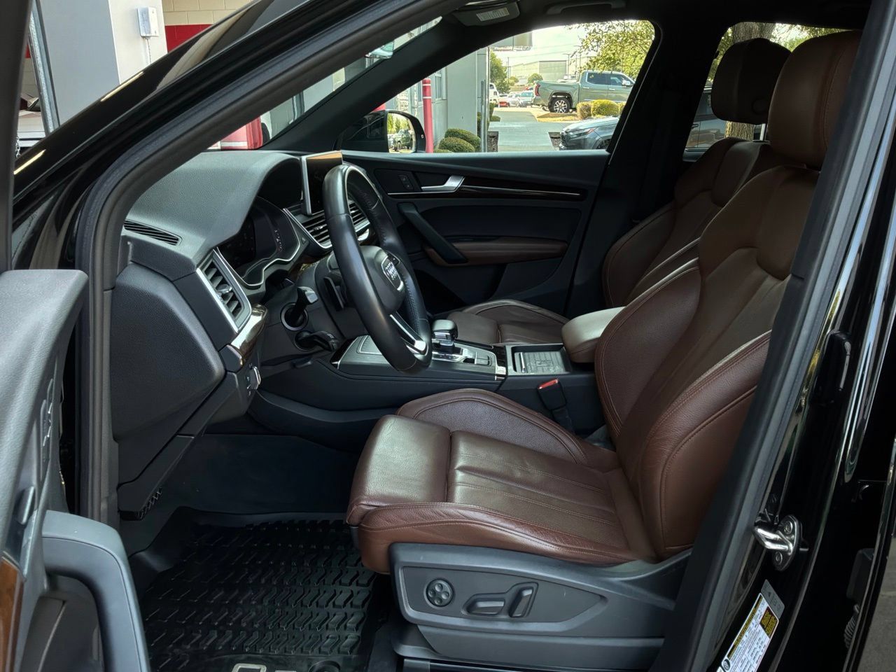 Used 2020 Audi Q5 2.0T Premium Plus w/ Premium Plus Package AWD/4WD image 11