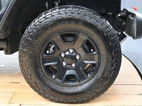 Used 2022 Jeep Gladiator Mojave w/ LED Lighting Group AWD/4WD image 14