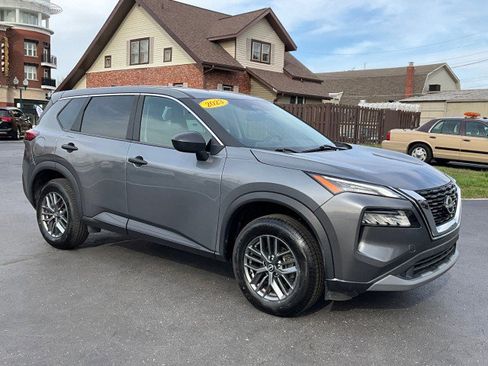 Used 2023 Nissan Rogue S image 33