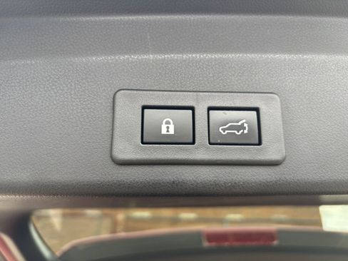 Used 2024 Subaru Ascent Premium w/ Convenience Package image 23