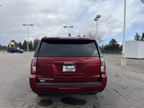 Used 2020 GMC Yukon XL SLT w/ Open Road Package image 6