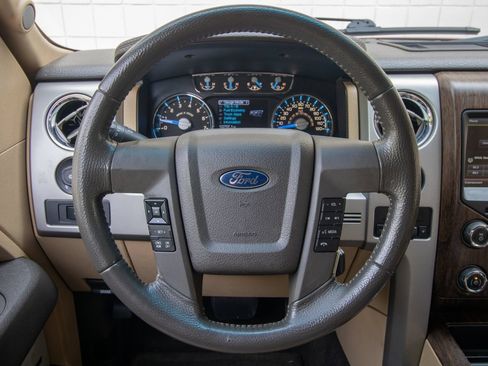 Used 2014 Ford F150 Lariat w/ Equipment Group 502A Luxury AWD/4WD image 32