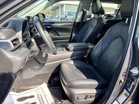 Used 2022 Toyota Highlander Platinum AWD/4WD image 20