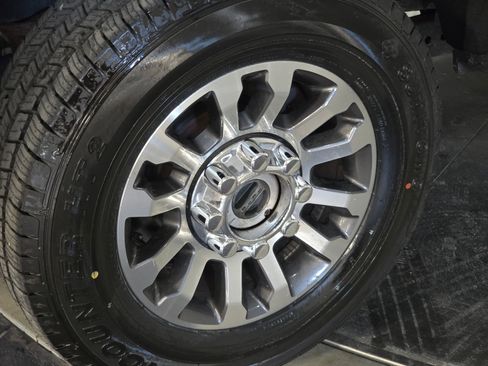 Used 2021 Ford F250 Lariat w/ Lariat Ultimate Package image 8