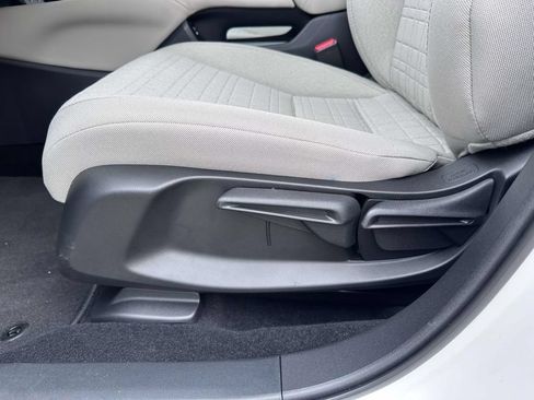 Certified 2026 Honda HR-V LX image 10