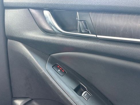 Used 2021 Honda Accord Touring image 10